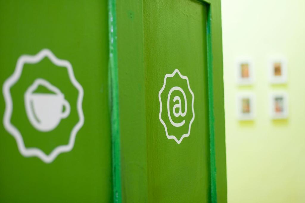 Hostal Bahia Madrid Ngoại thất bức ảnh